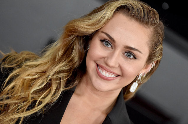 Miley Cyrus Is Hannah Montana Again!