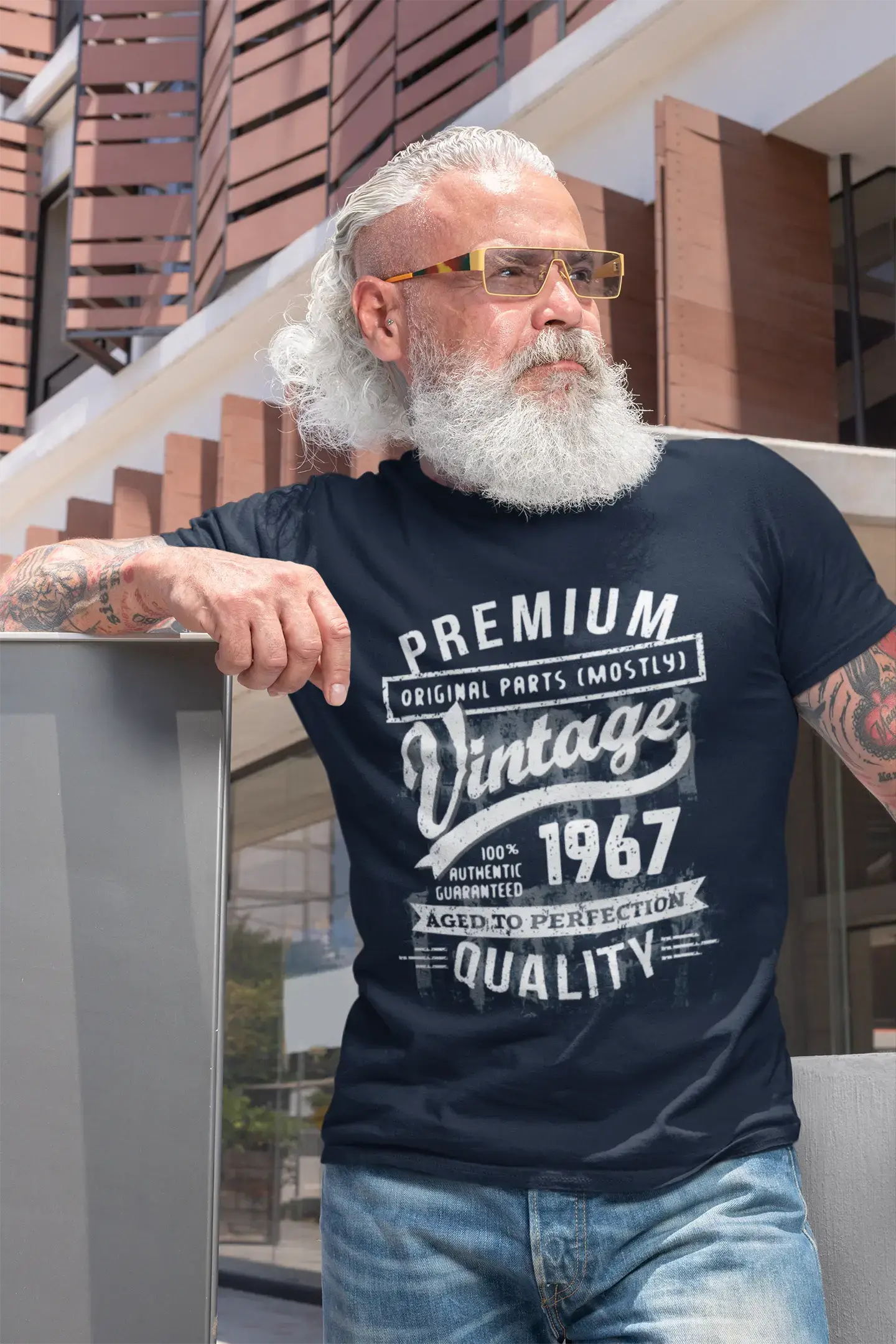 ULTRABASIC - Graphic Men's 1967 Aged to Perfection Birthday Gift T-Shirt