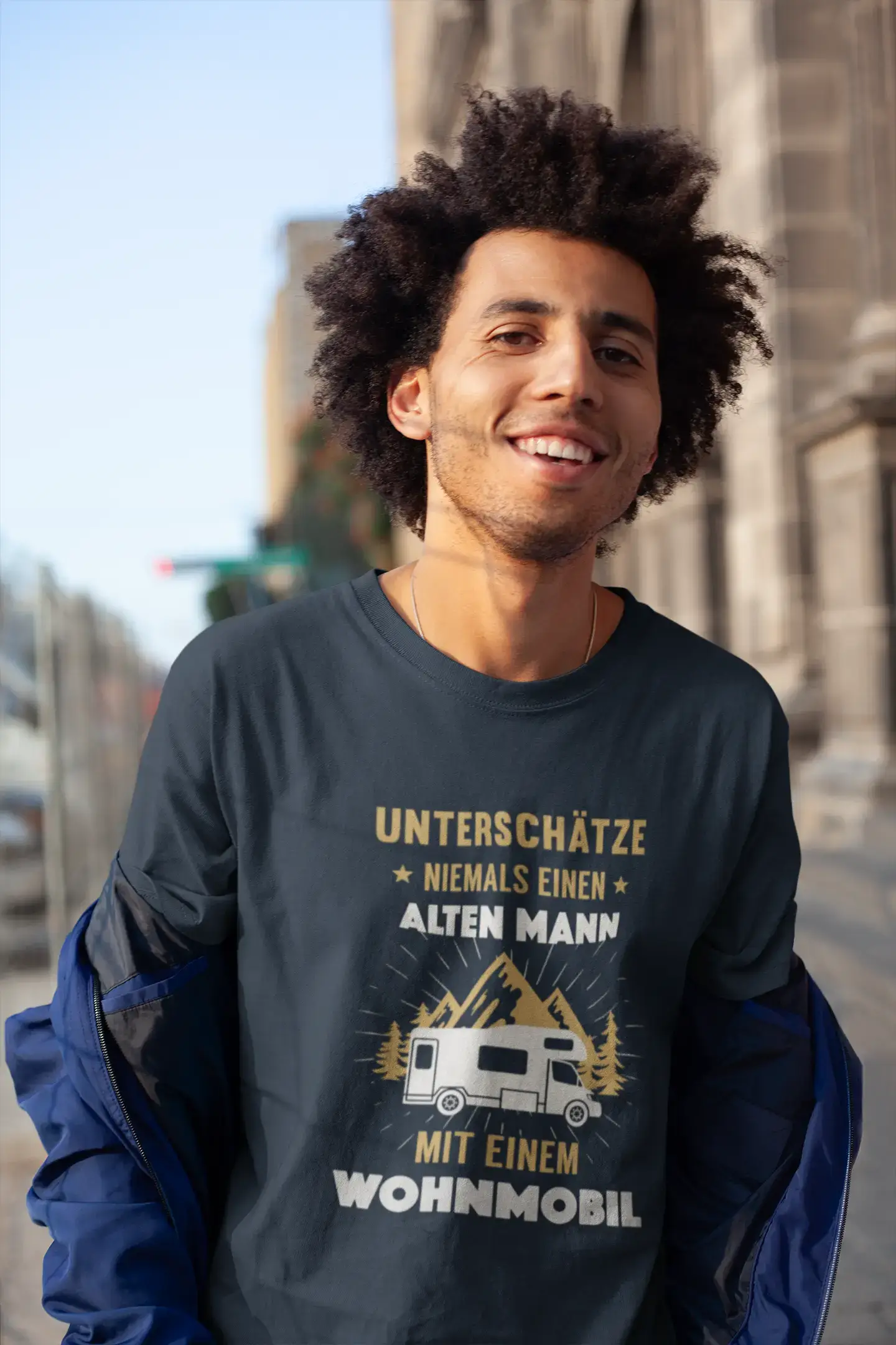 Men's Graphic T-Shirt Unterschätze Niemals Wohnmobil Idea Gift