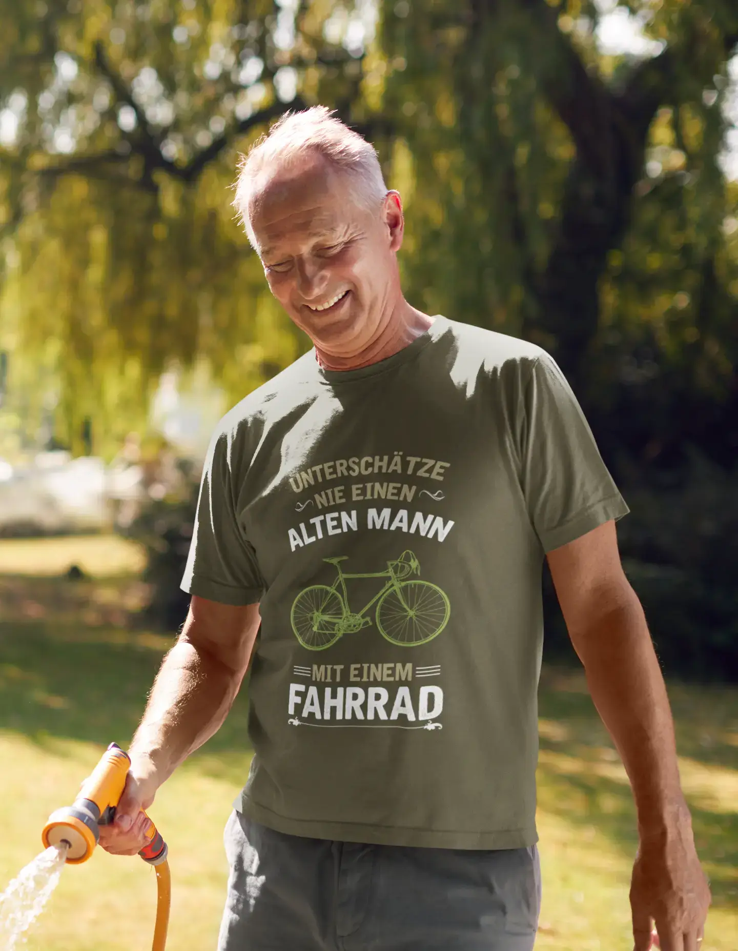 Men's Graphic T-Shirt Alten Mann Fahrrad Gift Idea