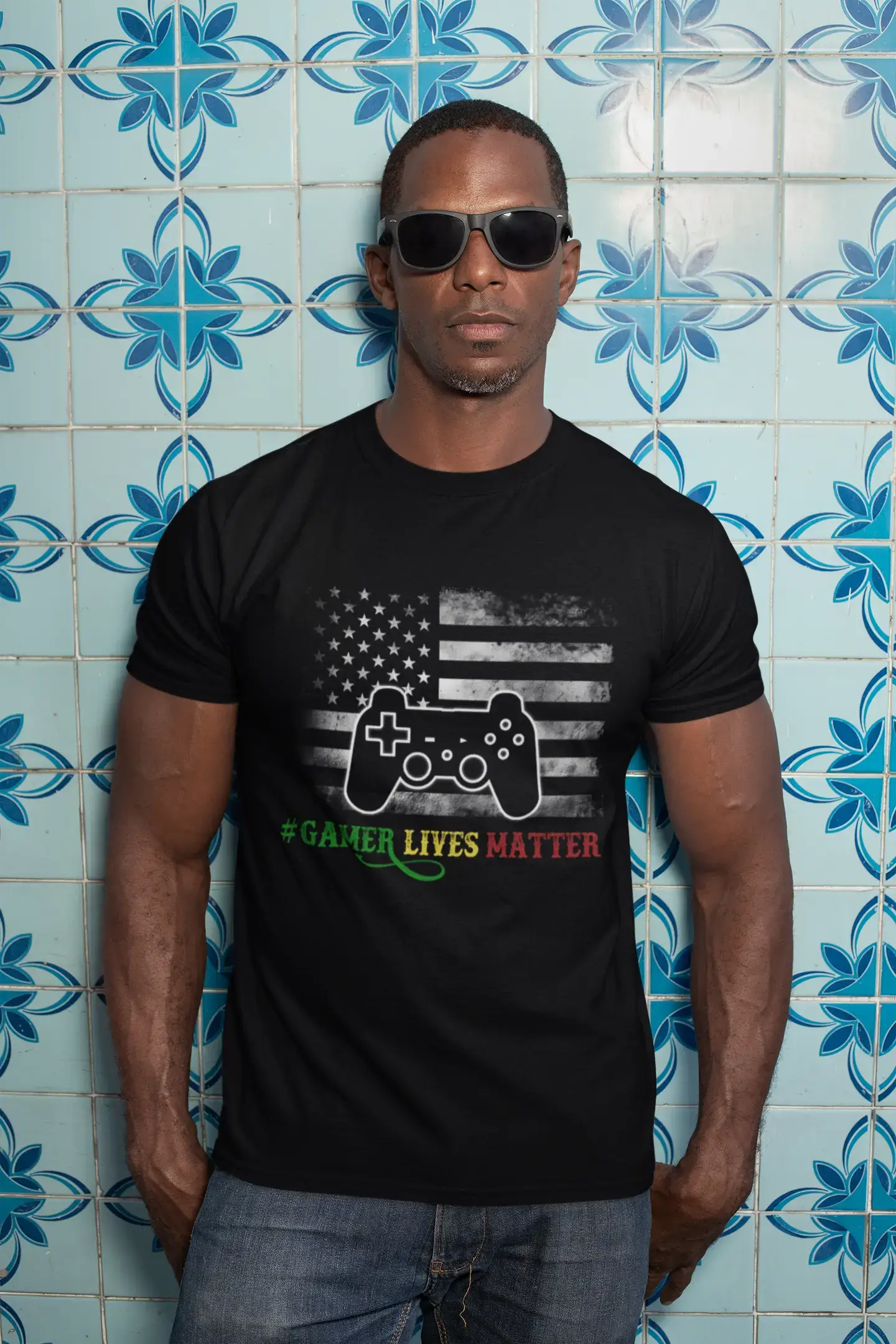 ULTRABASIC Men's T-Shirt Gamer Lives Matter - American Flag - Gaming Apparel