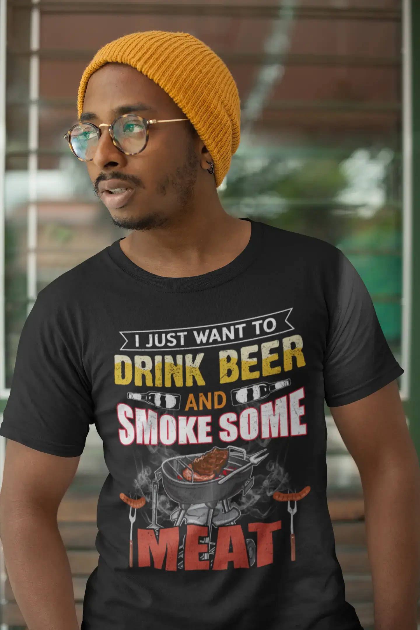 ULTRABASIC Men's T-Shirt I Just Want to Drink Beer and Smoke Some Meat - Beer Lover Griller BBQ Tee Shirt
