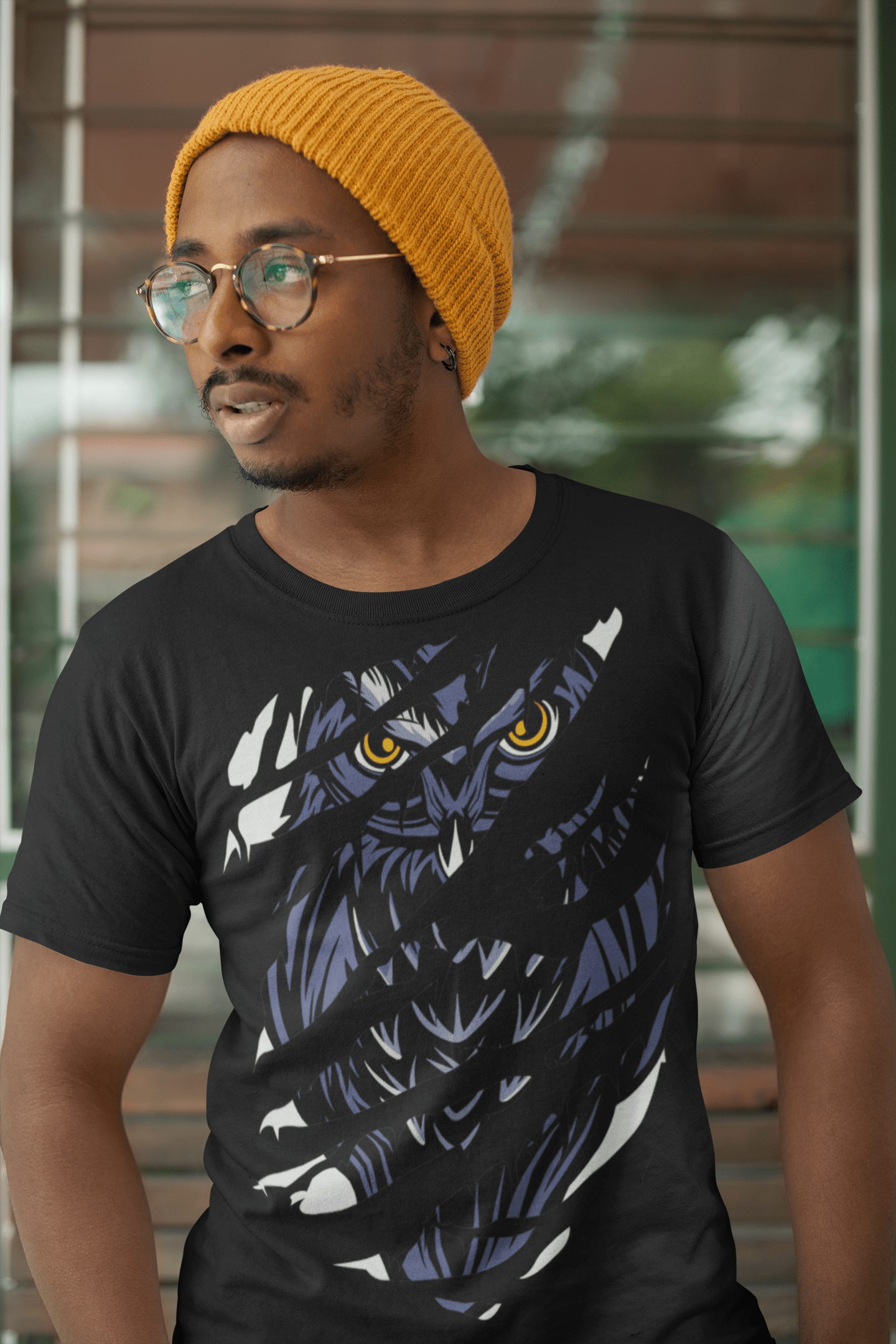 ULTRABASIC Men's Torn T-Shirt Owl - Night Bird Vintage Shirt for Men